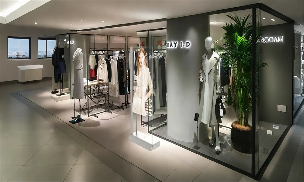 Application of OLED Display Screen in New Retail Industry